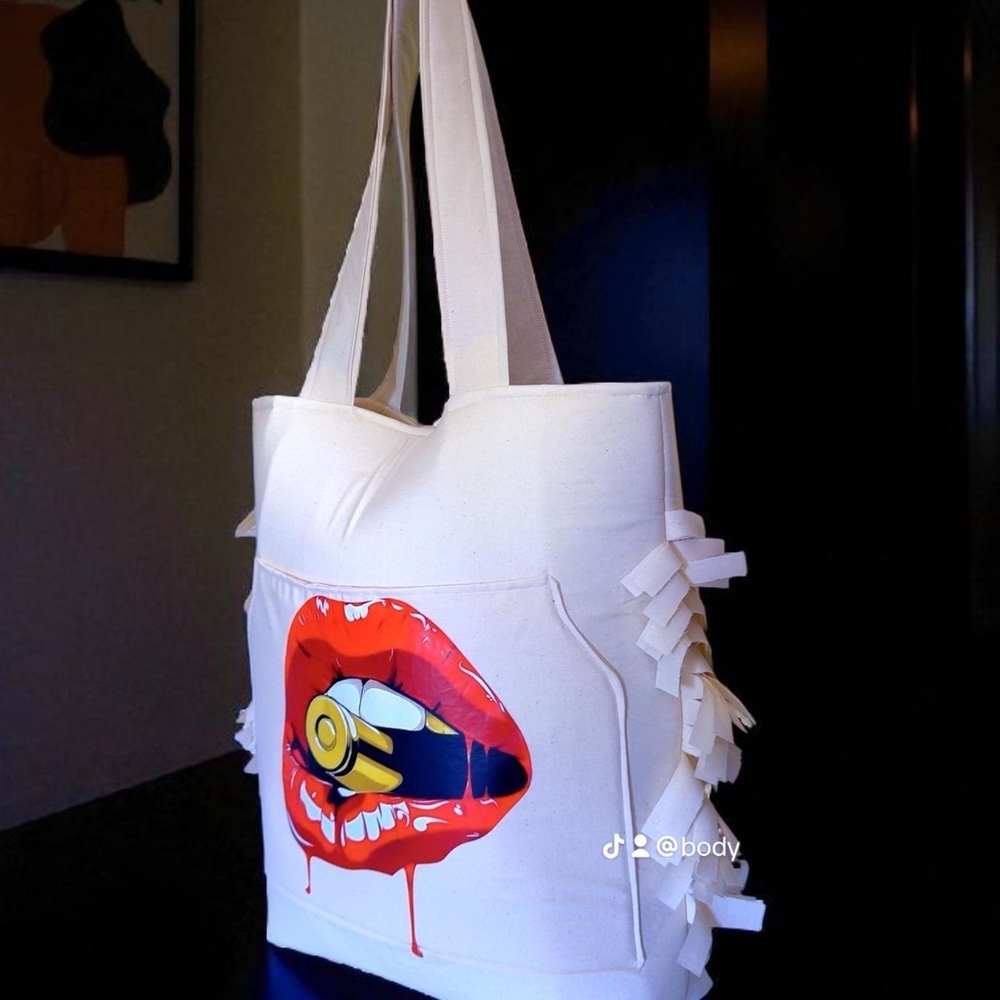 Trendy White Tote Bag with Artistic Lip Design - Picture 3 of 5
